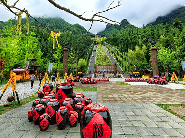 宜昌神农架旅游直通车