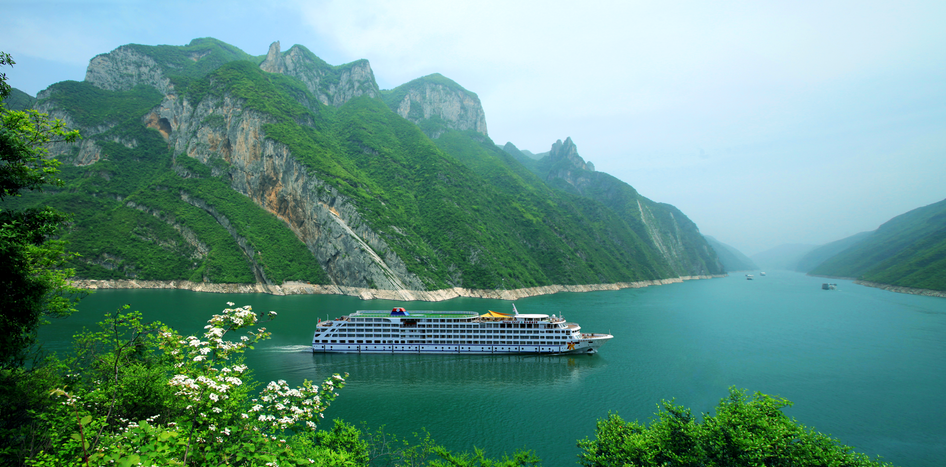 三峡黄金旅游船