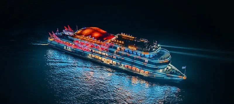 宜昌长江夜游旅游船